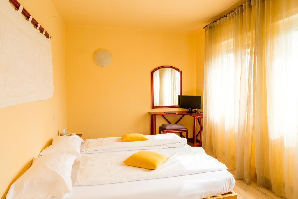 Club Hotel Olivi - Tennis Center Malcesine Luaran gambar